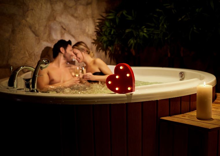 jacuzzi chambre erotique